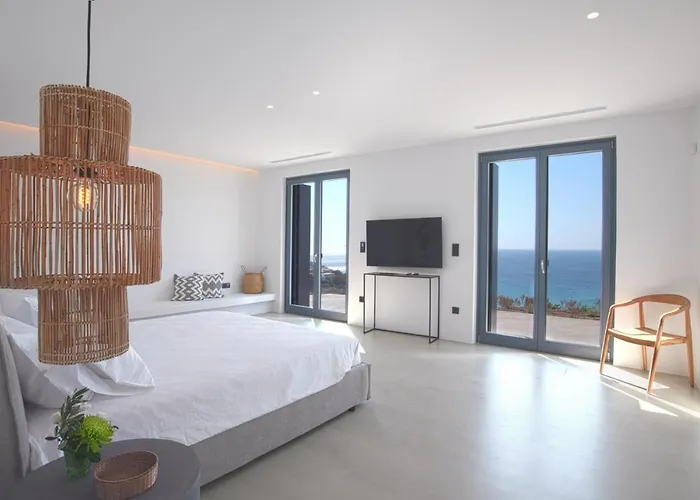 Tourmaline كالافاتيس