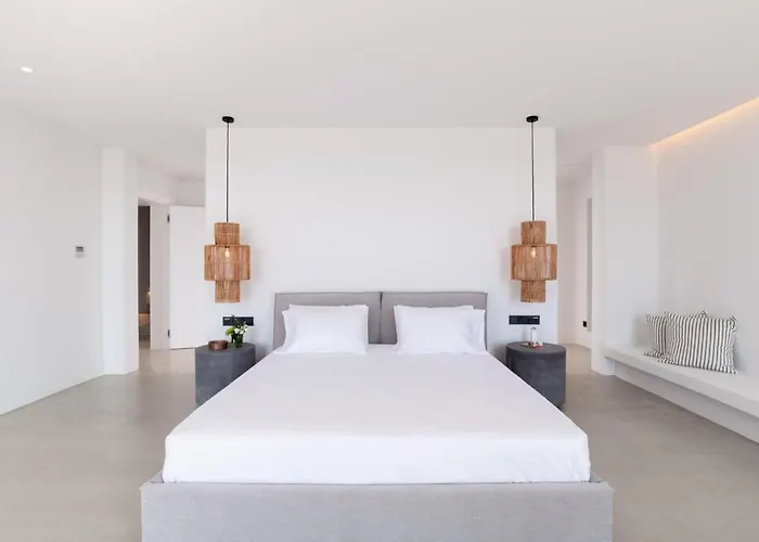 Tourmaline كالافاتيس