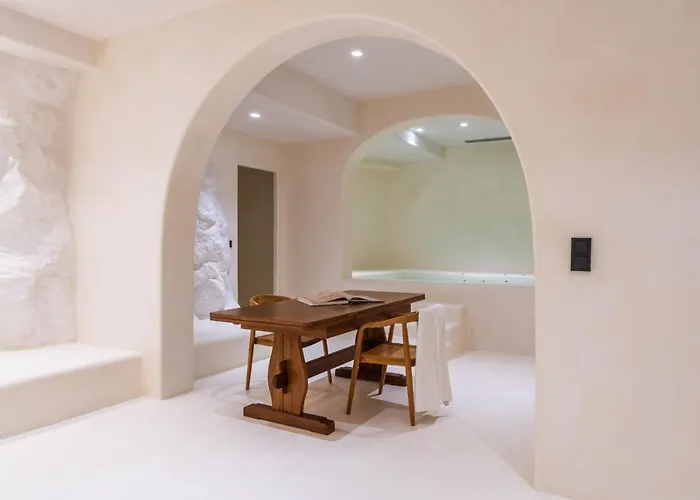 فيلة Tourmaline كالافاتيس